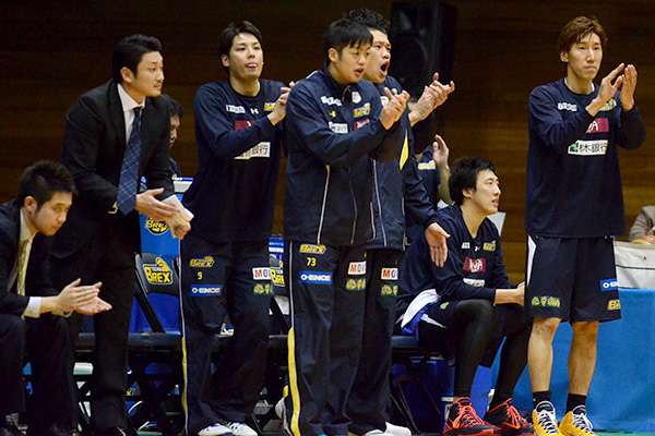 ベンチ入りメンバーは12名のみとなる