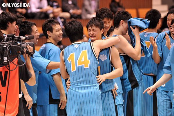 MVPを受賞した筑波大キャプテン#21笹山は重責を果たし涙