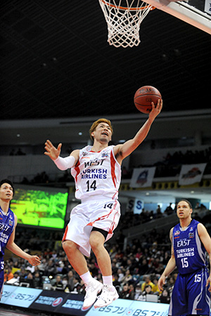 日本人トップとなる14点を挙げた岸本 隆一選手(琉球)