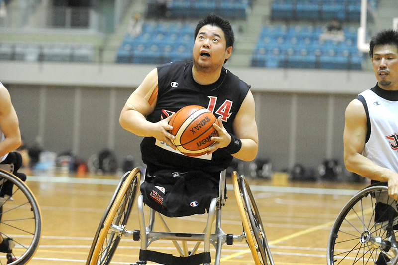イリノイ大学出身でベーシックが身についている香西宏昭選手